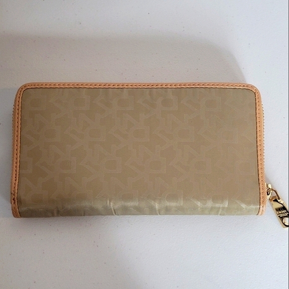 DKNY Logo Print 3/4 Zip Around Cloth and Faux Leather Trim Wallet - Picture 2 of 9
